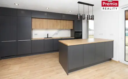 Prodej domu 203 m² s pozemkem 1 000 m², Hevlín, okres Znojmo