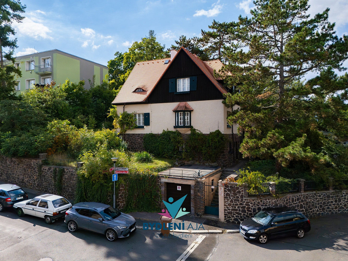 Prodej domu 300 m² s pozemkem 1 148 m²