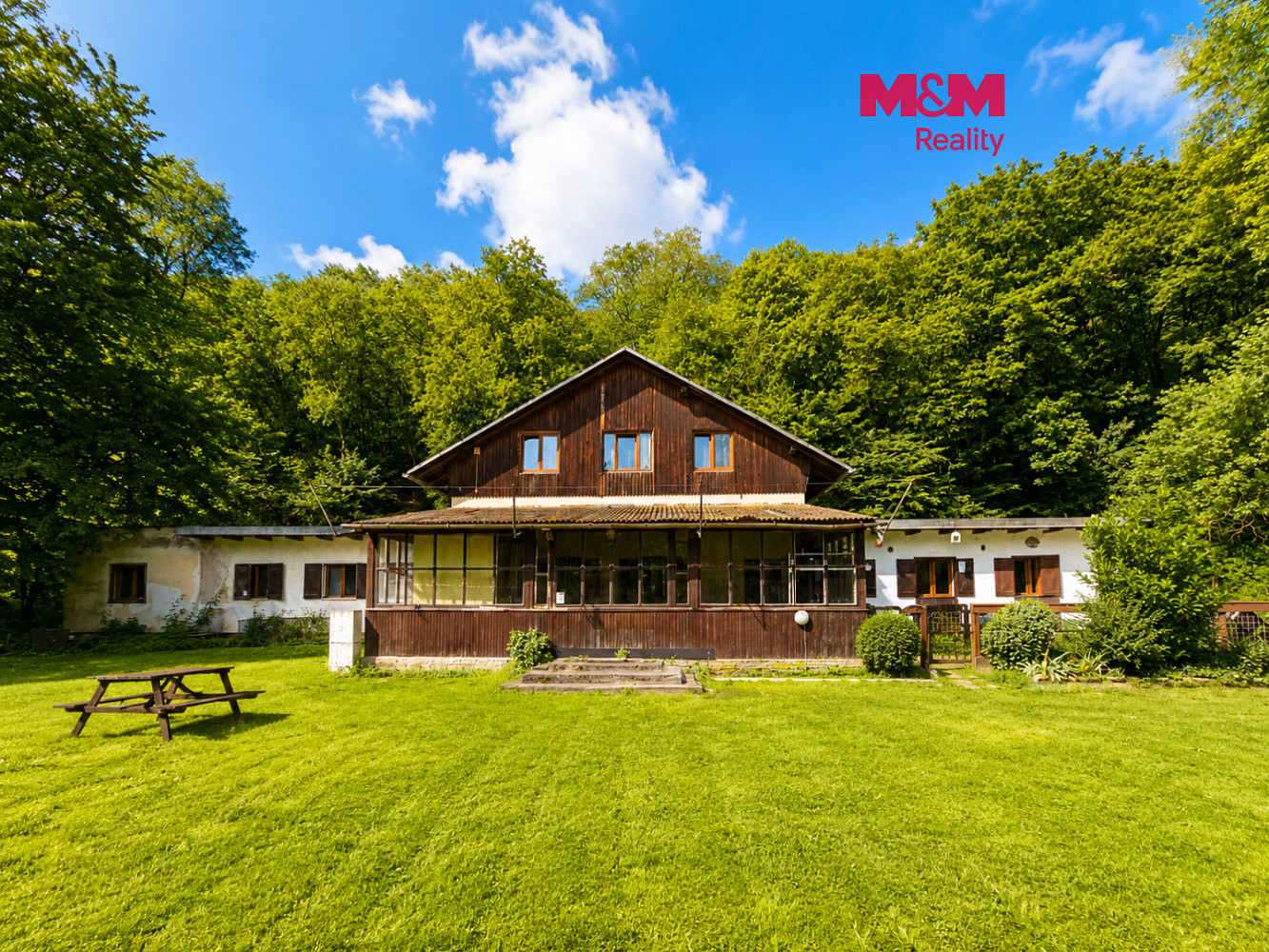 Prodej domu 420 m² s pozemkem 3 032 m²