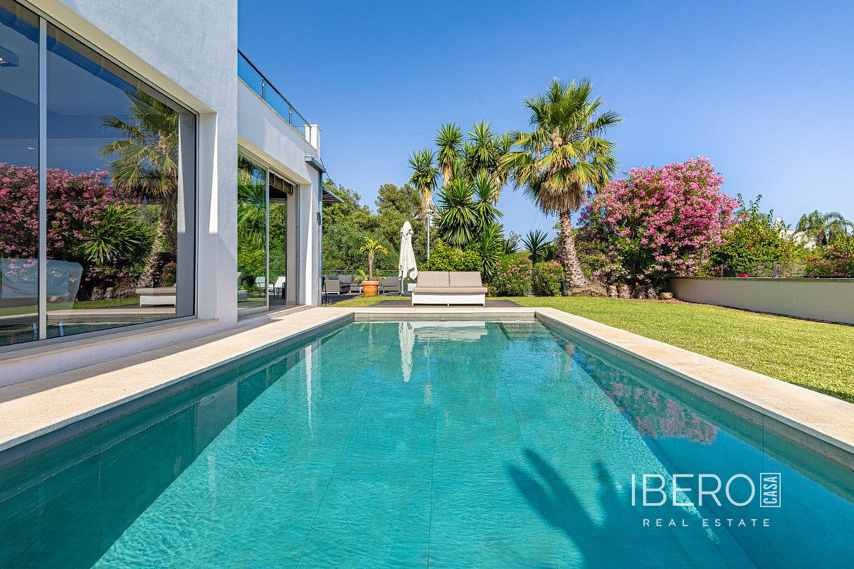 Prodej domu 418 m² s pozemkem 1 057 m²