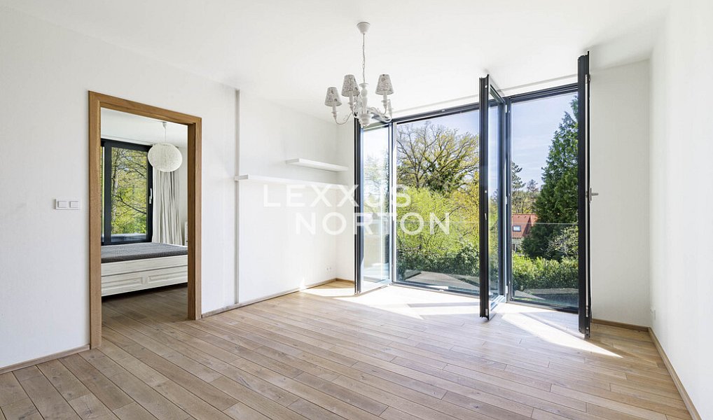 Prodej domu 199 m² s pozemkem 599 m², Ohrobec – náhled fotky 10