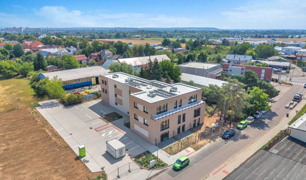 Pronájem bytu 3+1 188 m², Hradec Králové – náhled fotky 27