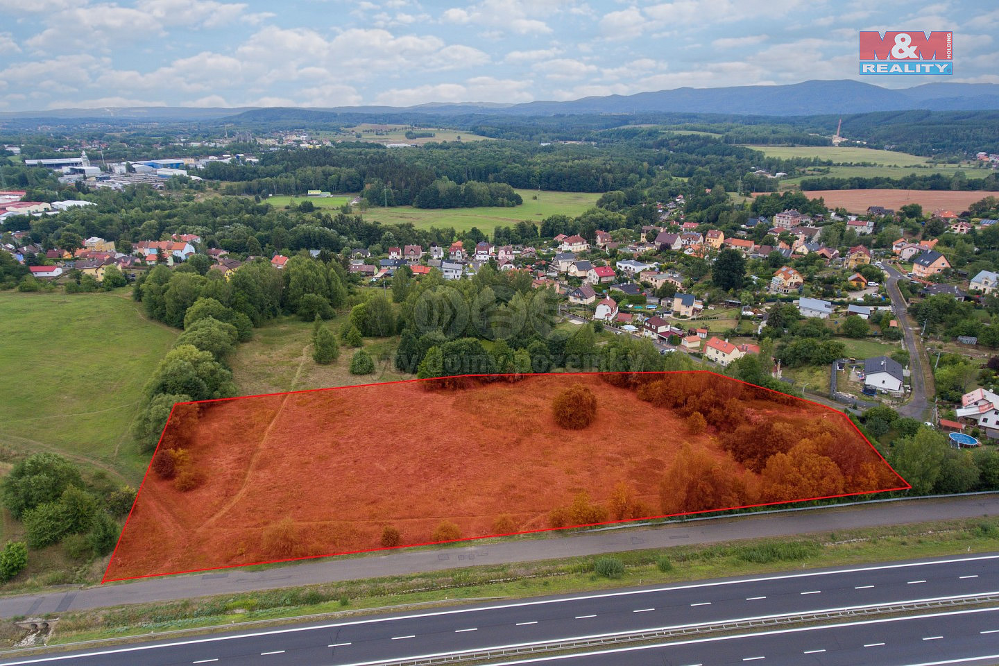 Prodej stavebního pozemku 13 462 m²