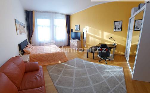 Prodej bytu 3+1 77 m², Moravská, Karlovy Vary