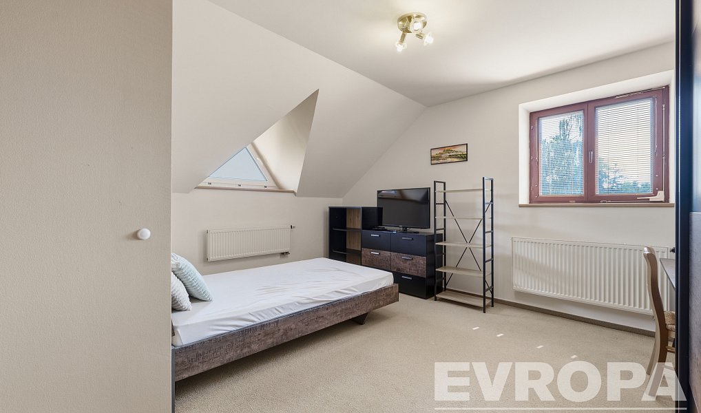 Prodej domu 155 m² s pozemkem 1 058 m², Roudnice – náhled fotky 17