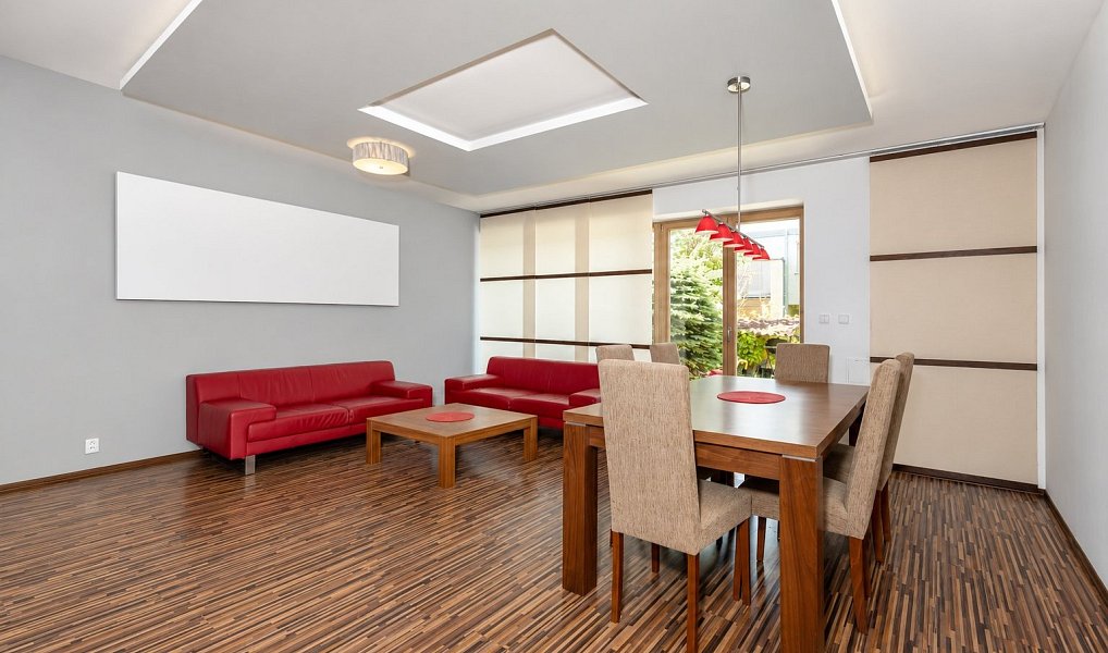 Pronájem bytu 4+kk 120 m², Husinec – náhled fotky 2