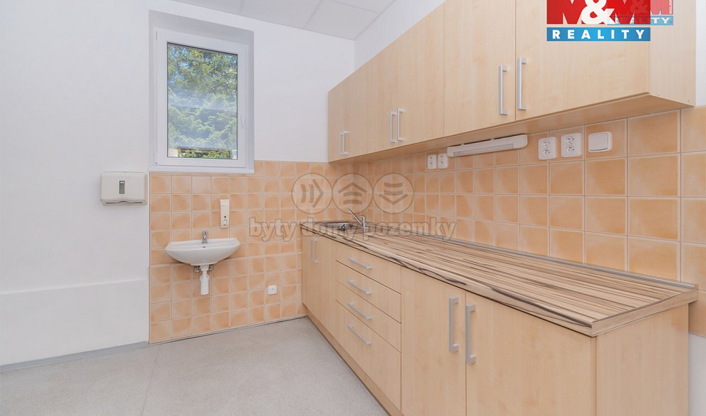 Pronájem skladovacích prostor 1 187 m², Chuderov – náhled fotky 3