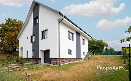 Prodej domu 256 m² s pozemkem 919 m², Hořešovičky, okres Kladno