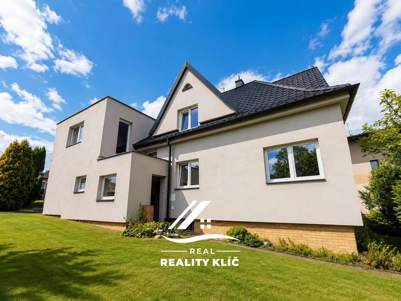 Pronájem domu 260 m² s pozemkem 1 143 m² – fotografie 2