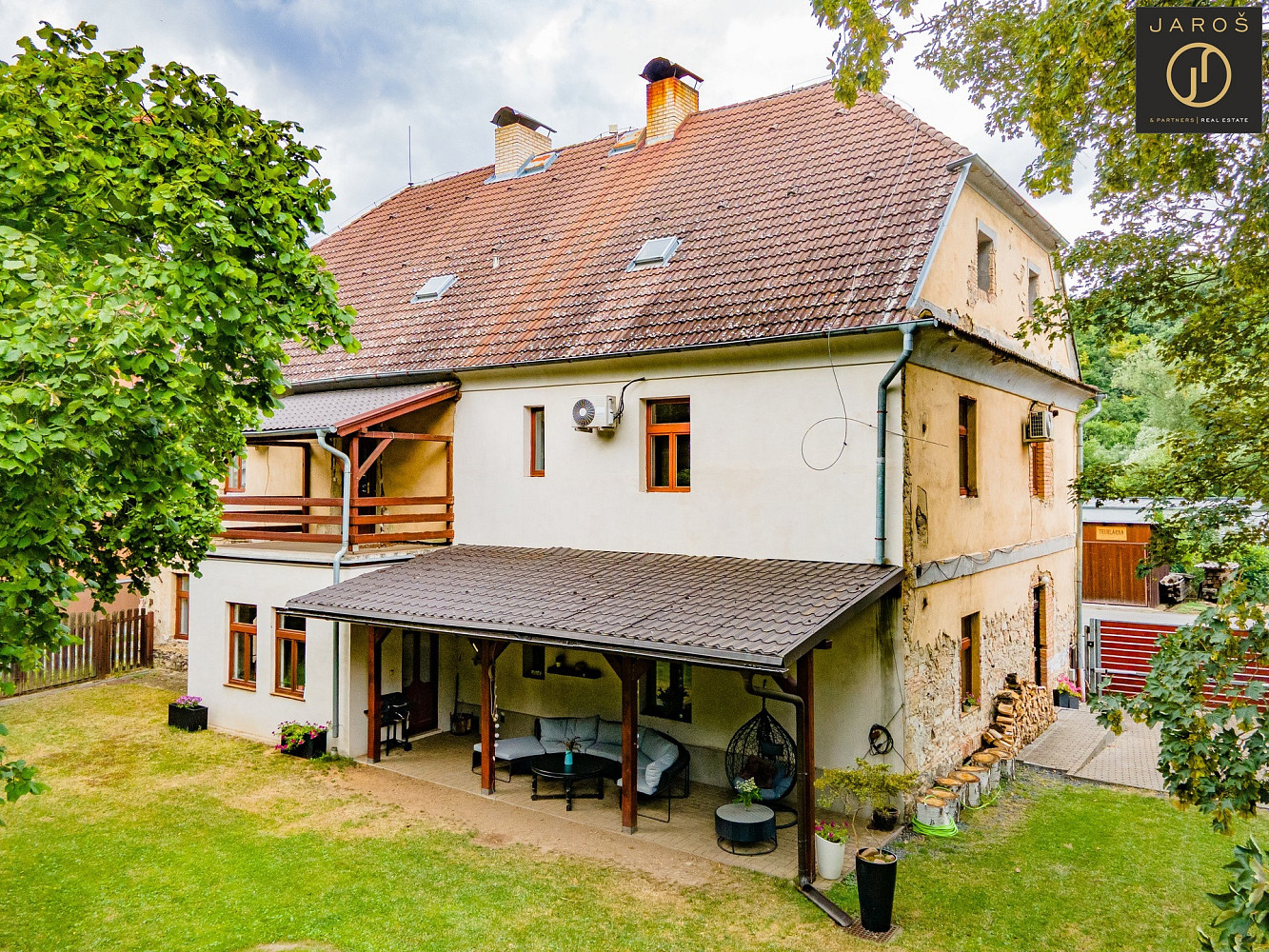 Prodej domu 300 m² s pozemkem 5 769 m² – pohled 5