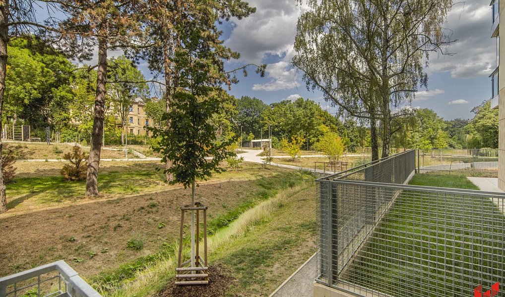 Prodej bytu 2+kk 55 m², Praha – náhled fotky 32