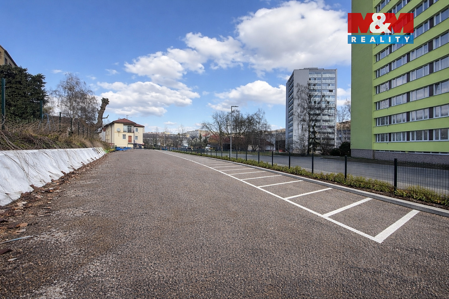 Pronájem parkovacího stání v náchodě — photo 3