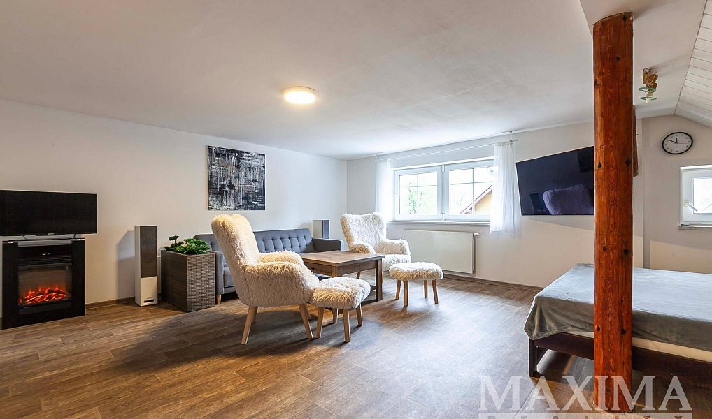 Prodej ubytovacího objektu 300 m², Desná – náhled fotky 13