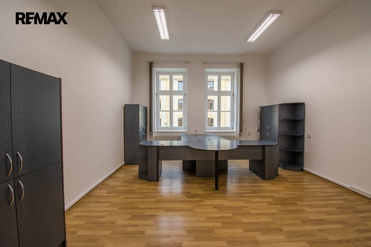 Pronájem kanceláře 61 m² – fotografie 2