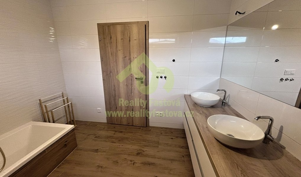 Prodej domu 156 m² s pozemkem 918 m², Lužany – náhled fotky 25