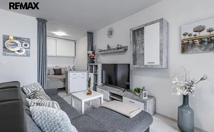 Prodej bytu 1+kk 49 m², Miroslava Hajna, Praha 9 - Letňany
