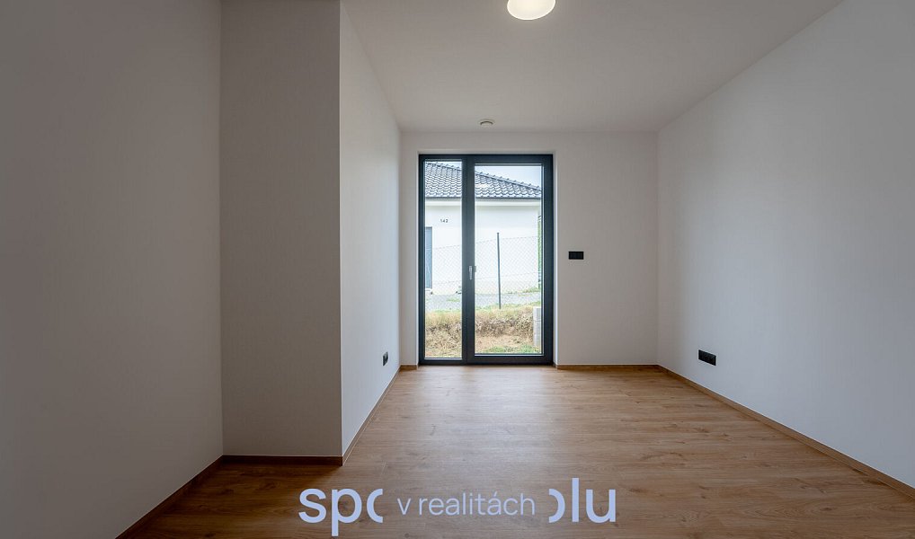 Prodej domu 113 m² s pozemkem 702 m², Zlámanec – náhled fotky 35