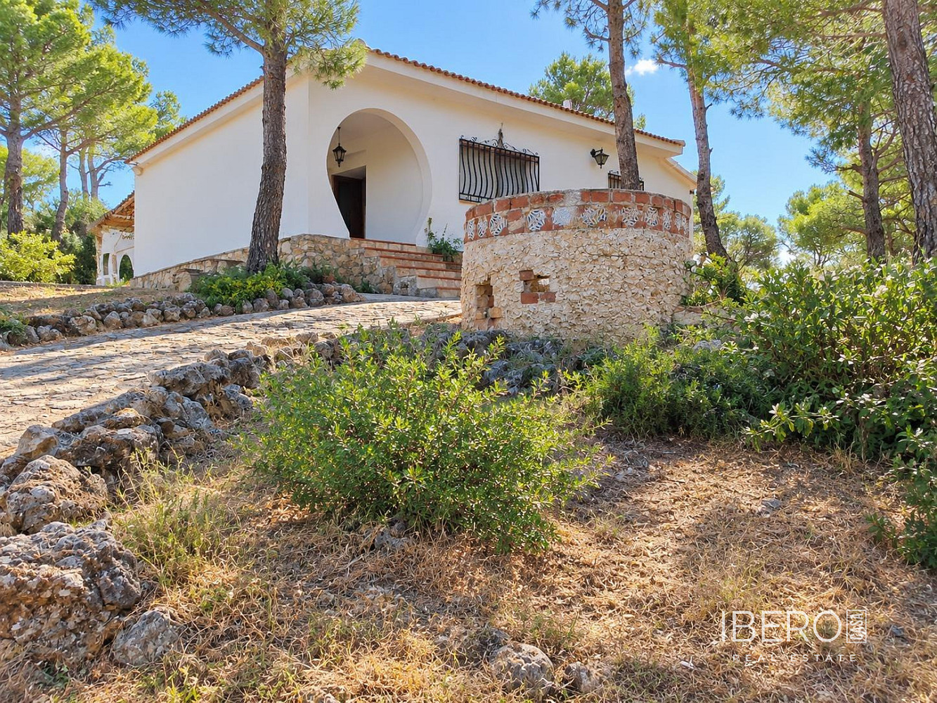 Prodej domu 1 031 m² s pozemkem 947 m²