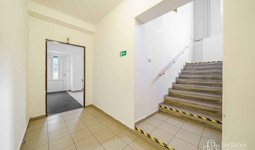 Prodej výrobních prostor 3 089 m², Krásno – náhled fotky 16