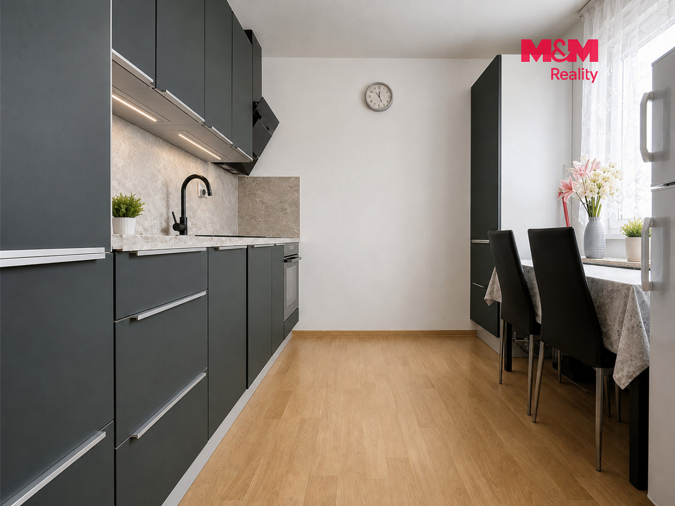 Prodej bytu 1+kk 32 m² — photo 2