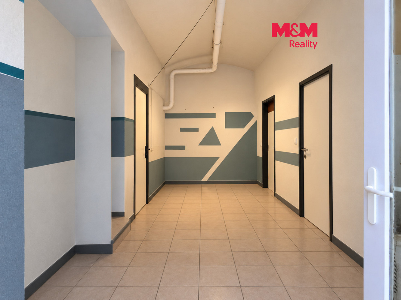 Pronájem obchodních prostor 14 m²