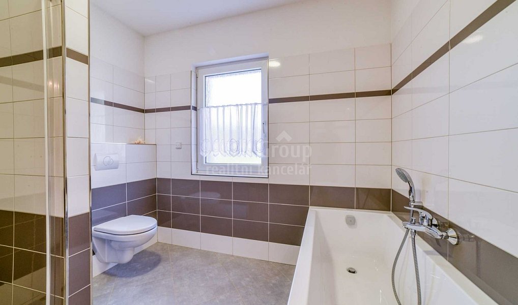 Prodej domu 190 m² s pozemkem 490 m², Cheb – náhled fotky 20