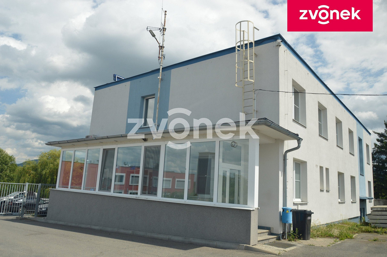 Pronájem obchodních prostor 270 m² – fotografie 2