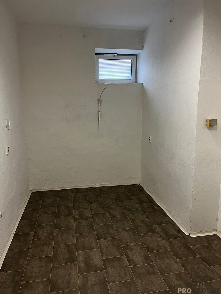 Pronájem kanceláře 20 m² – fotografie 3