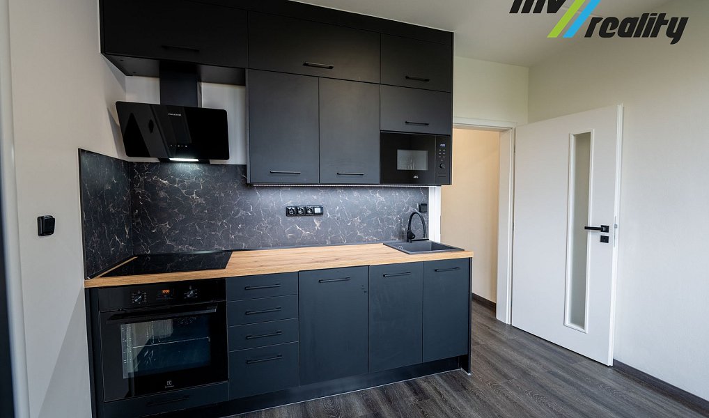 Prodej bytu 1+1 33 m², Milovice – náhled fotky 2