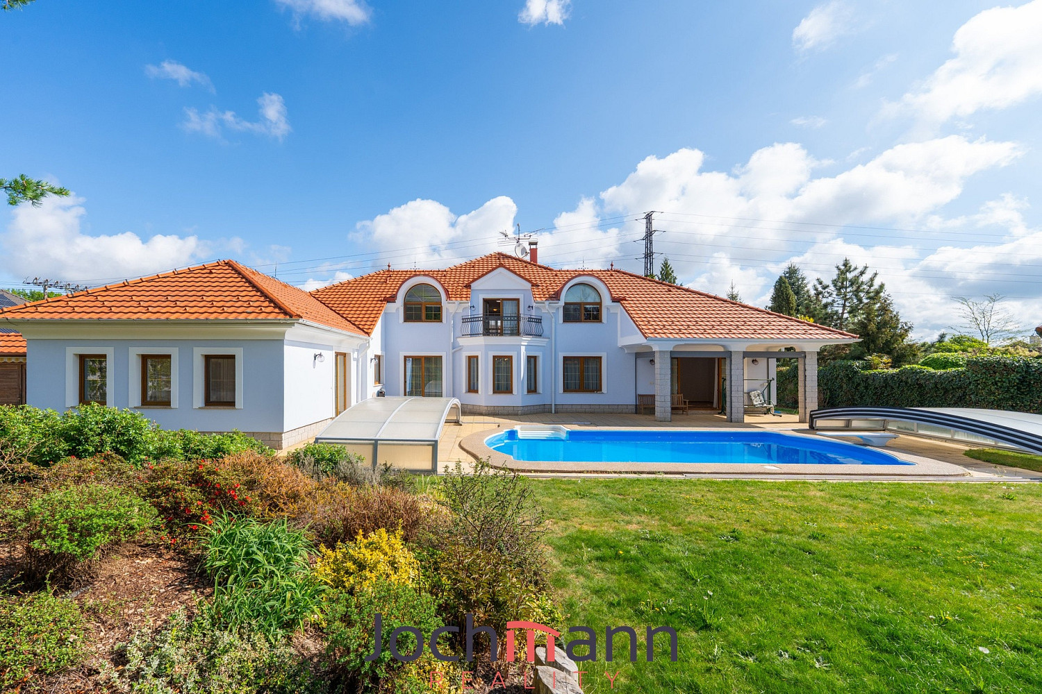 Prodej domu 351 m² s pozemkem 1 575 m²