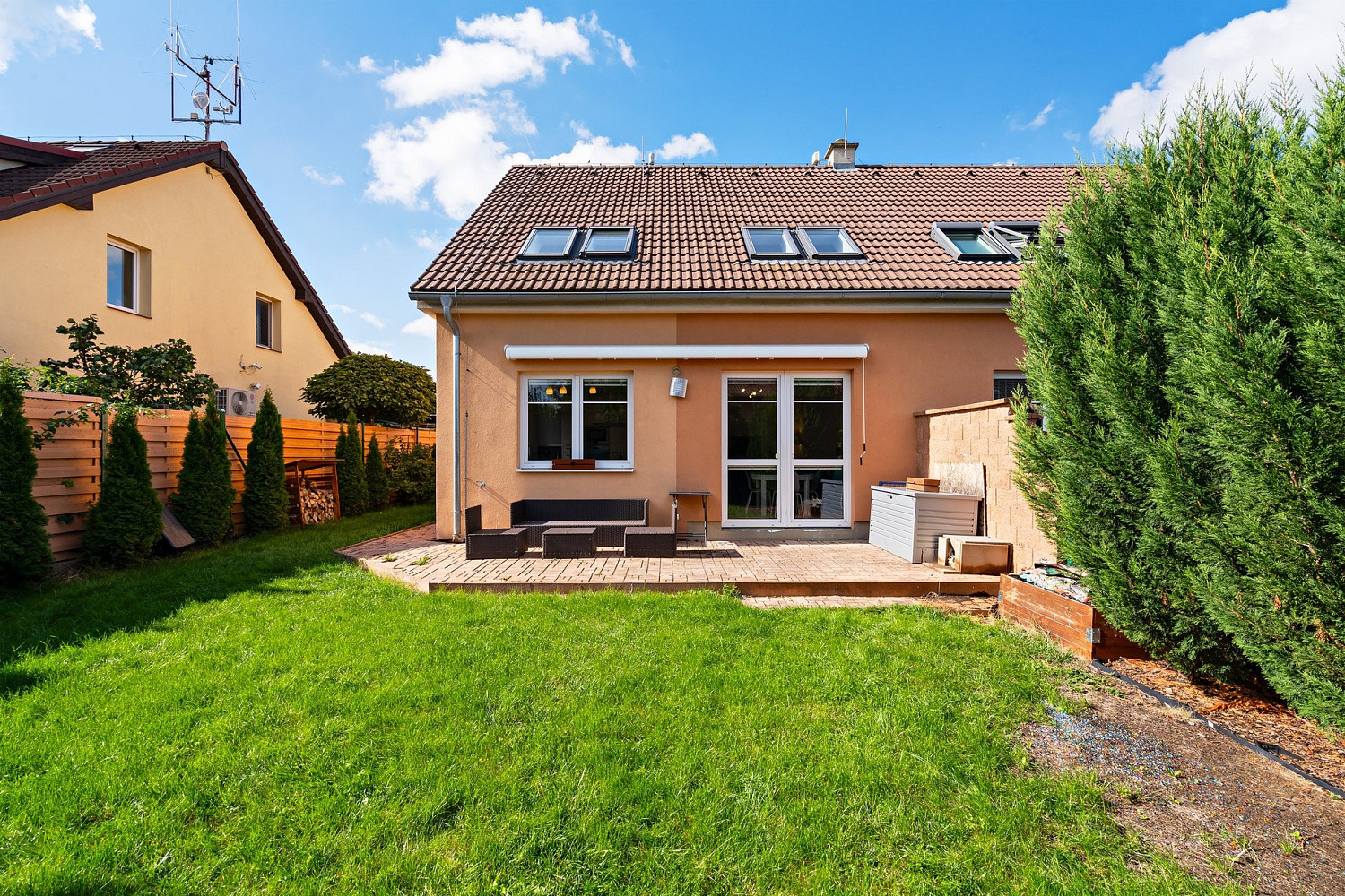 Prodej domu 159 m² s pozemkem 287 m²