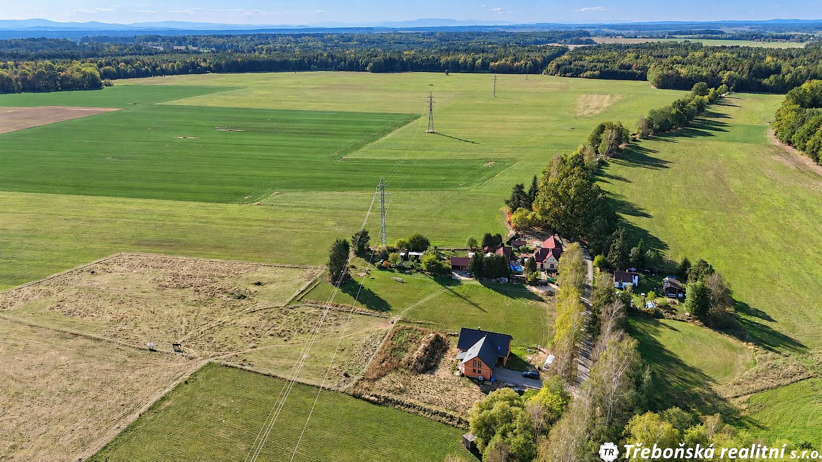 Prodej stavebního pozemku 2 060 m² – fotografie 4