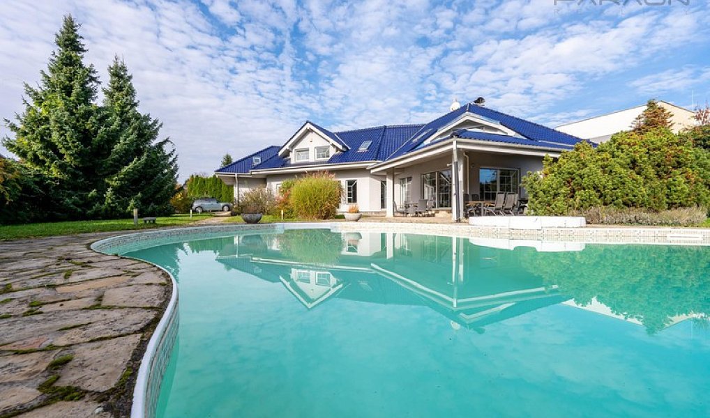 Prodej domu 454 m² s pozemkem 1 837 m², Dolní Břežany – náhled fotky 4