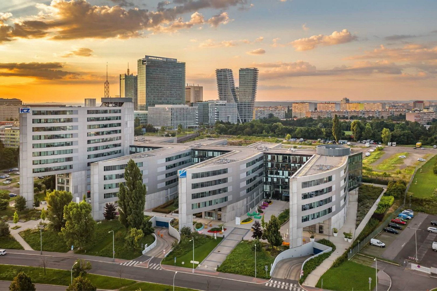 Pronájem kanceláře 631 m²