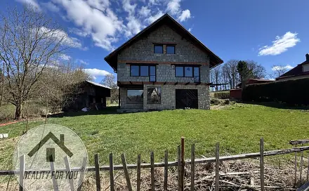 Prodej domu 270 m² s pozemkem 1 011 m², Jesenný, okres Semily