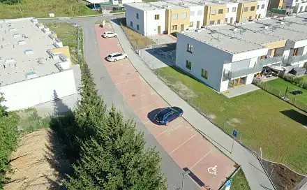 PRODEJ VENKOVNÍCH PARKOVACÍCH STÁNÍ, BUKOVÁ,