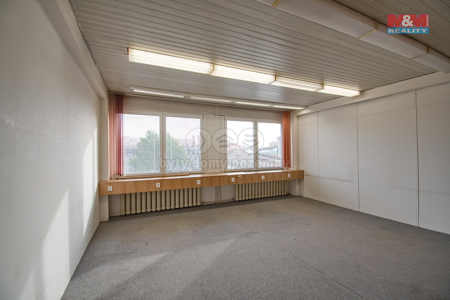 Pronájem kanceláře 24 m² — photo 2