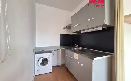 Pronájem bytu 1+kk 30 m², Březenecká, Chomutov