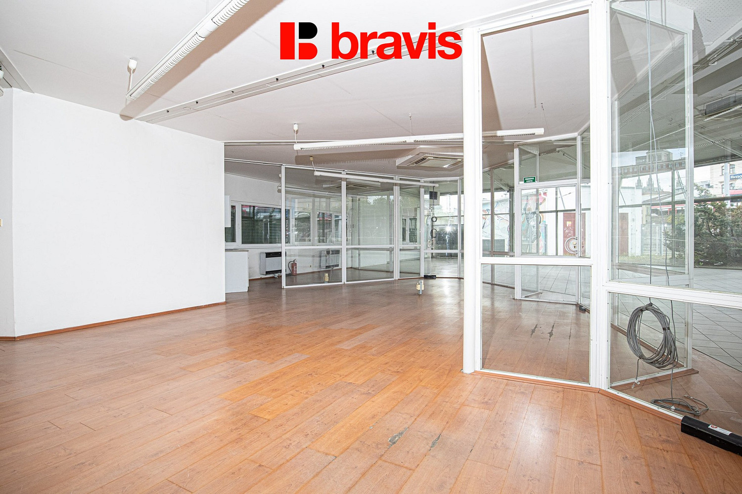 Prodej obchodních prostor 600 m² – fotografie 3