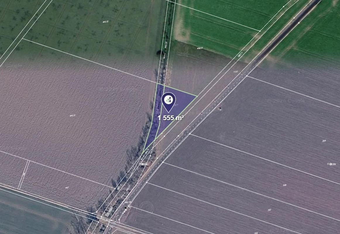 Prodej pole 1 555 m²