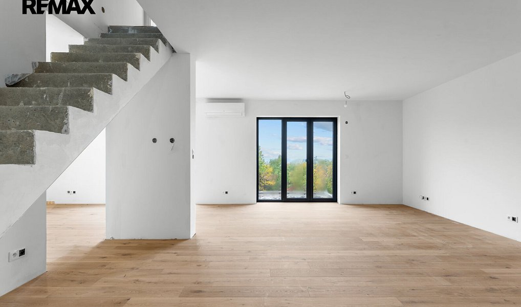 Prodej domu 151 m² s pozemkem 435 m², Kly – náhled fotky 2