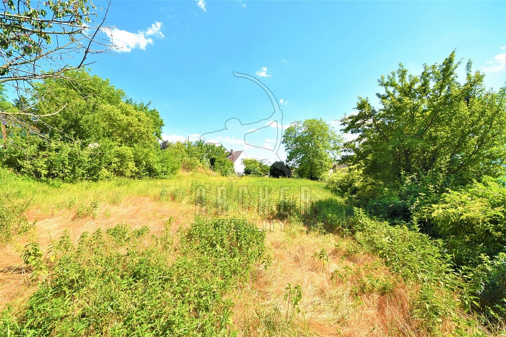 Prodej stavebního pozemku 793 m²
