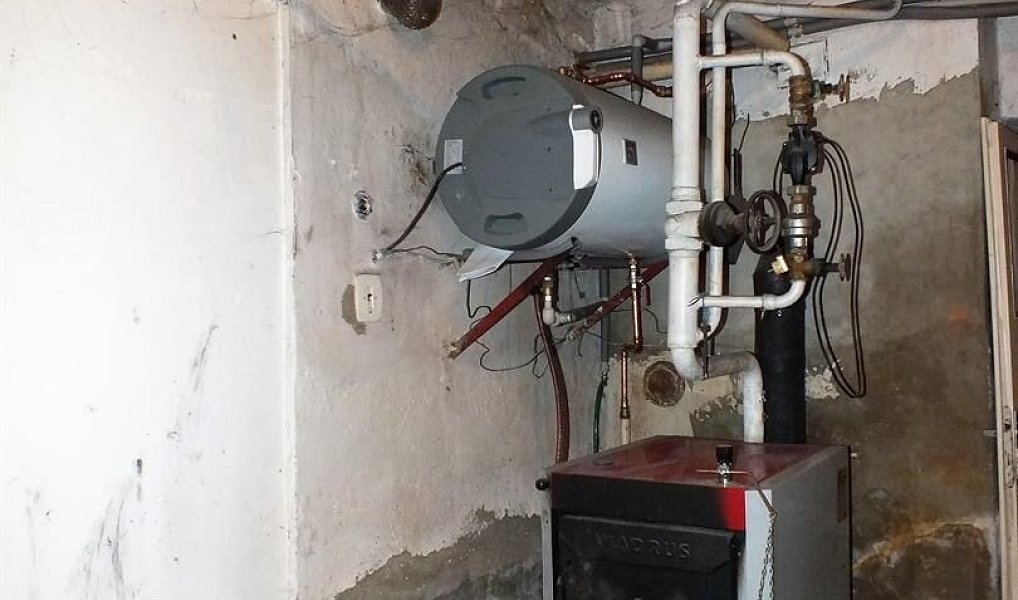 Prodej domu 422 m² s pozemkem 2 370 m², Zalužany – náhled fotky 19