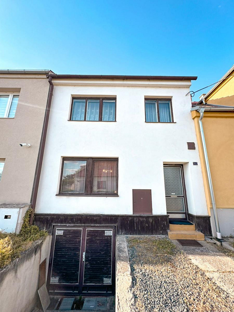Prodej domu 120 m² s pozemkem 527 m² – fotografie 2