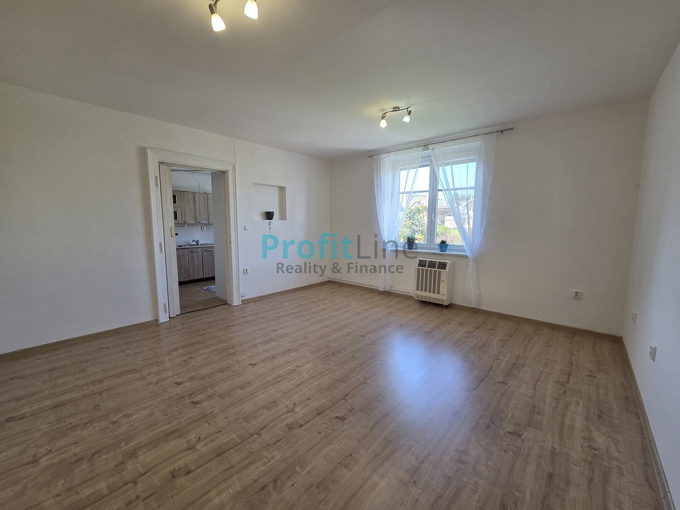 Pronájem bytu 1+1 40 m² – fotografie 2