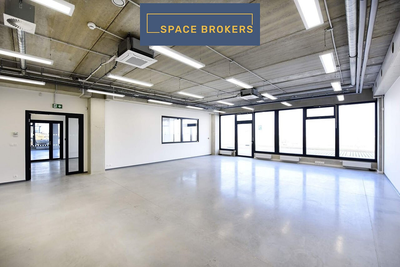 Pronájem kanceláře 2 000 m²