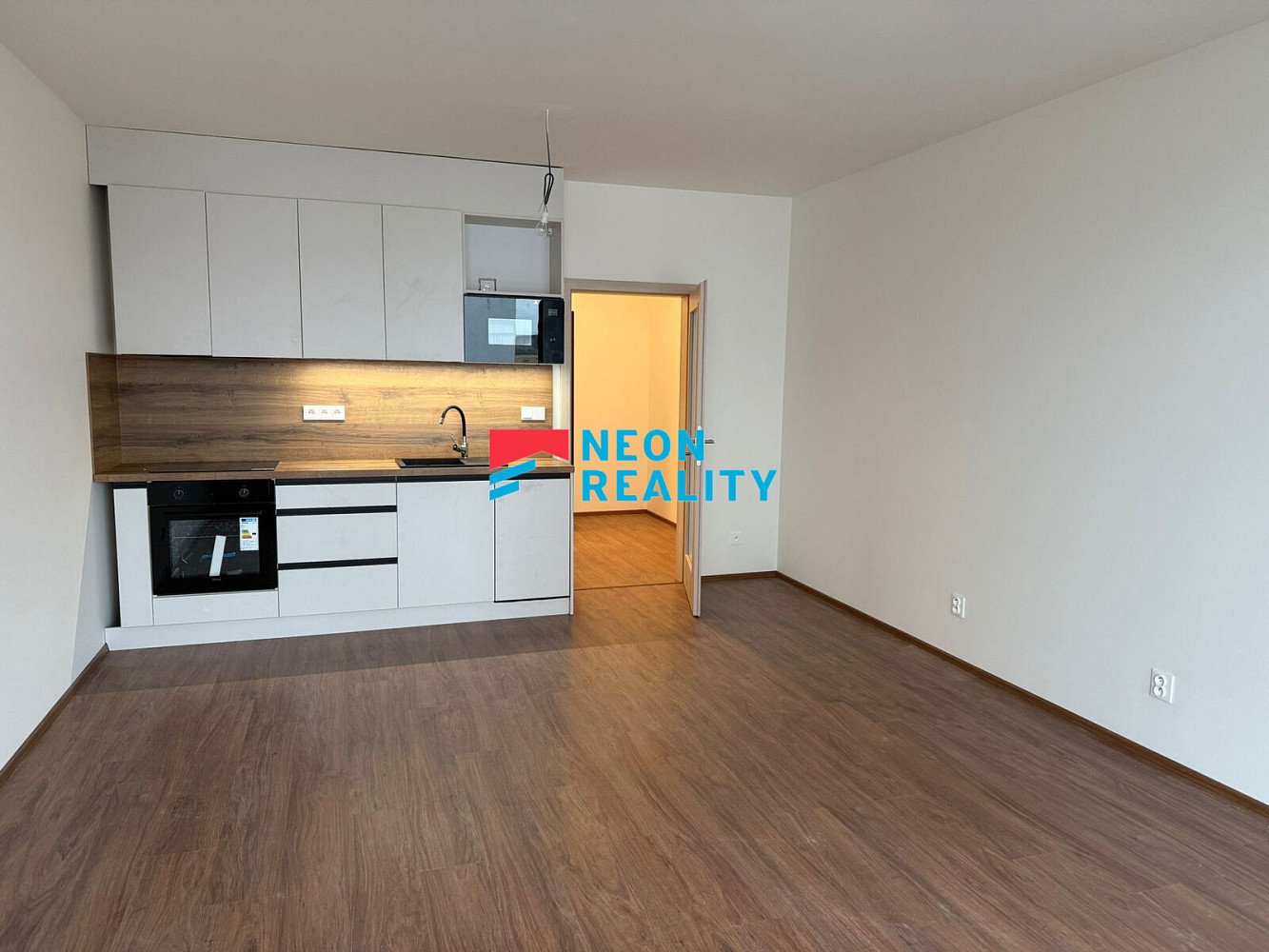 Pronájem bytu 1+kk 35 m² – fotografie 2
