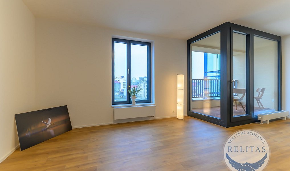 Pronájem bytu 1+kk 31 m², Praha – náhled fotky 2