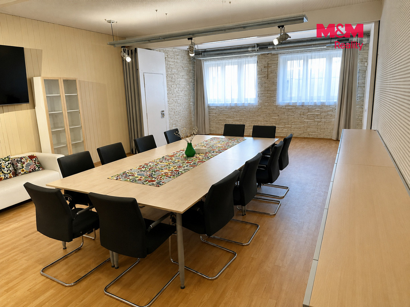 Pronájem domu 160 m² s pozemkem 760 m² — photo 2