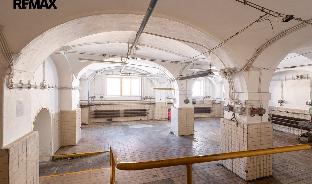 Prodej výrobních prostor 1 115 m², Nové Hrady – náhled fotky 24